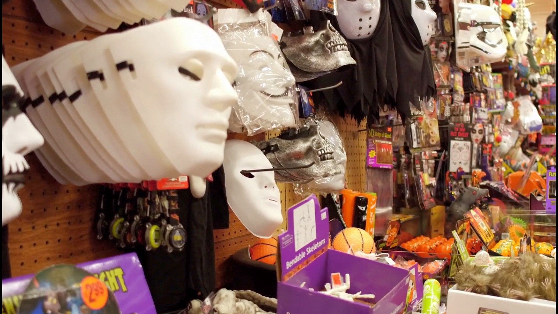 If you want to stand out this year with a cool Halloween costume, you don't always have to look for something in a store. Buzz60's Sean Dowling has more.