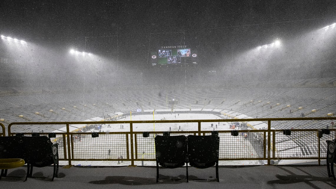 How does snow impact an NFL game? Former players weigh in