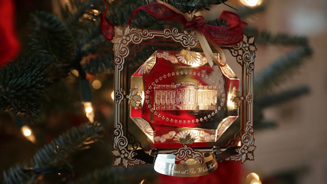 White House Christmas Portrait 2022 White House Unveils Official Christmas Portrait | 12Newsnow.com