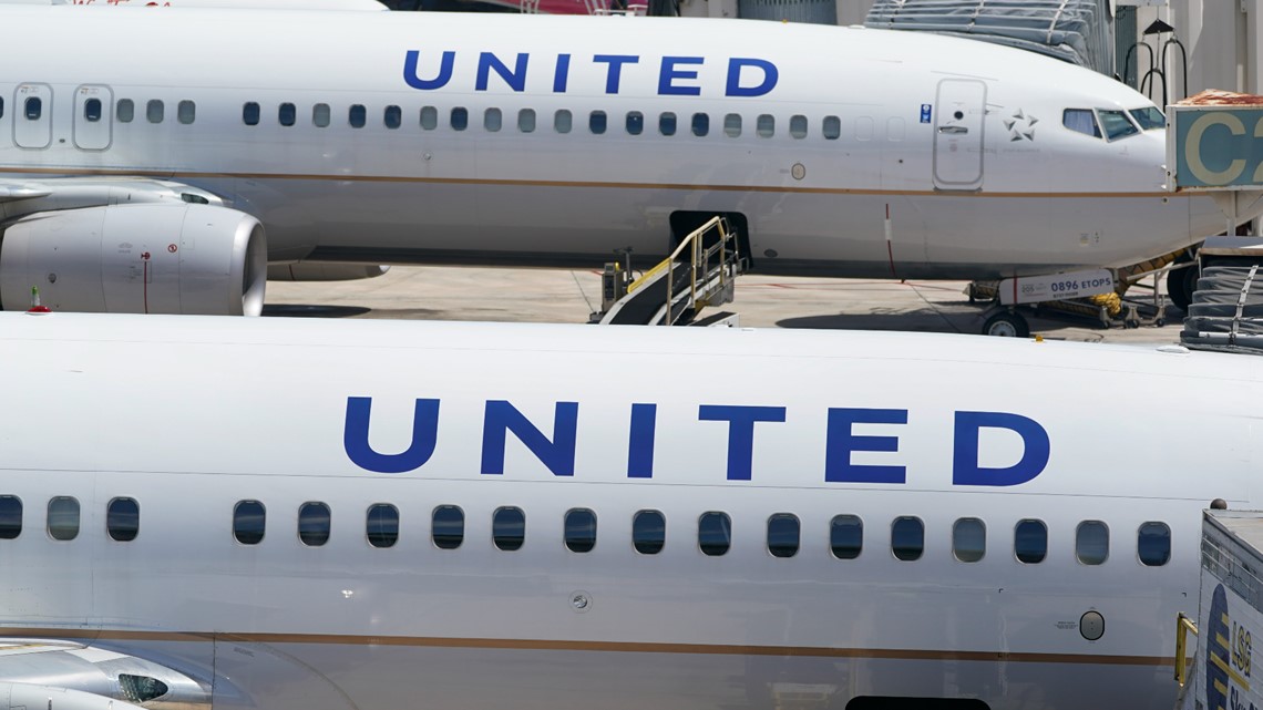 United Airlines asks pilots to take time off due to Boeing delays