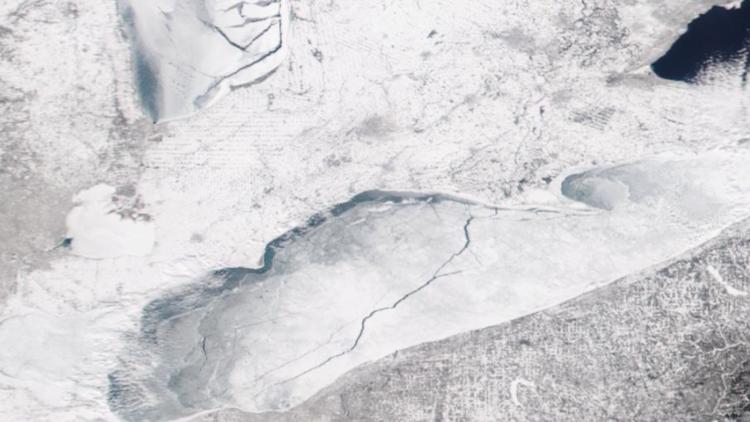 What happened to Lake Erie's massive ice crack? | 12newsnow.com