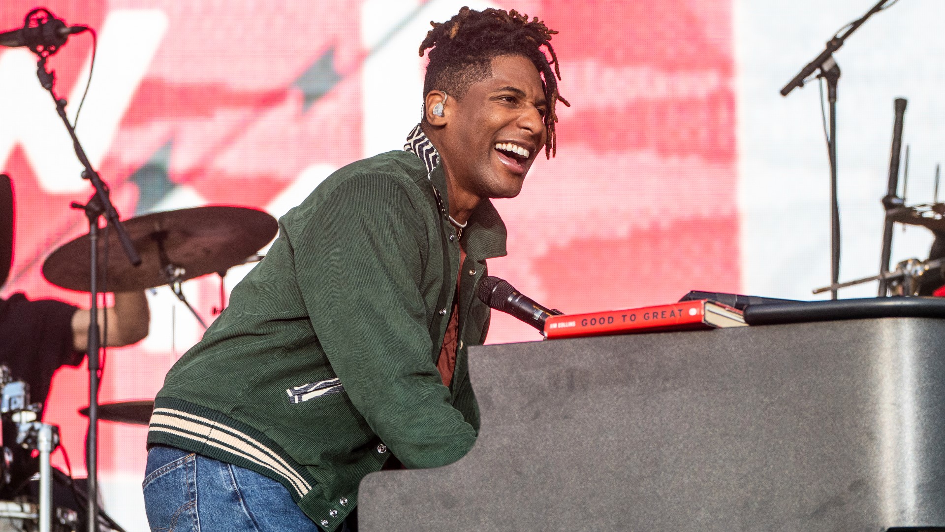 Who's singing the national anthem at the 2025 Super Bowl?