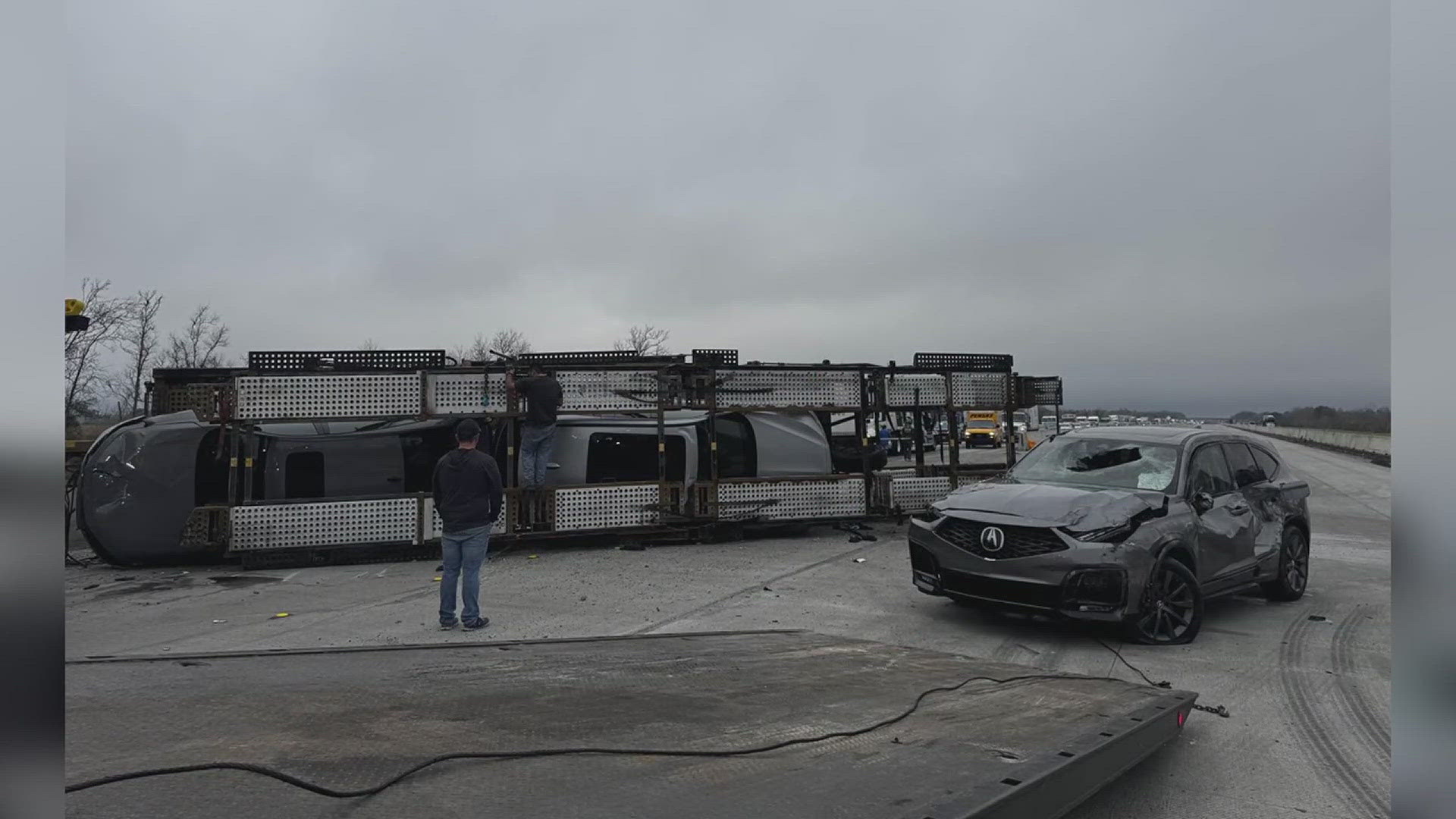 18-wheeler crash shuts down Interstate 10 eastbound in Beaumont ...