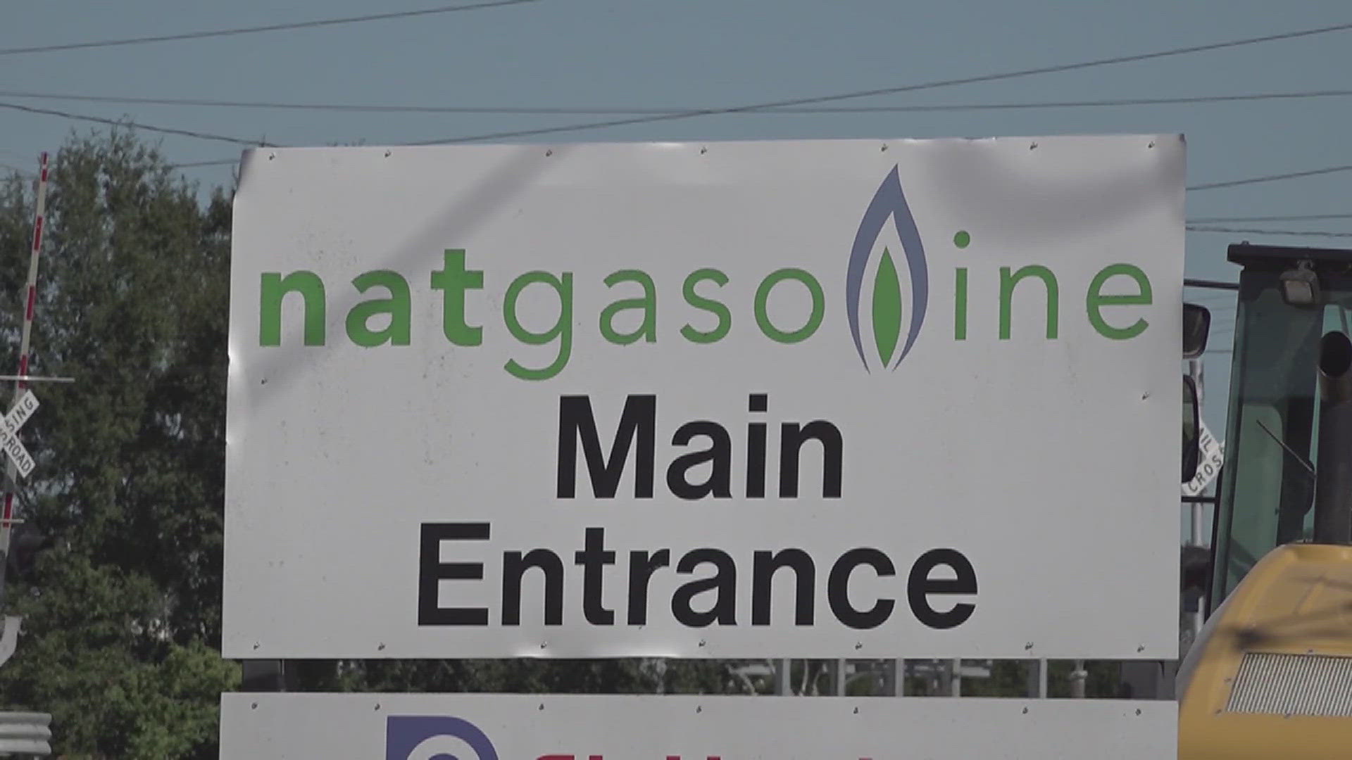 Natgasoline reported that a gas line ruptured early Sunday morning on Sulphur Plant Rd.