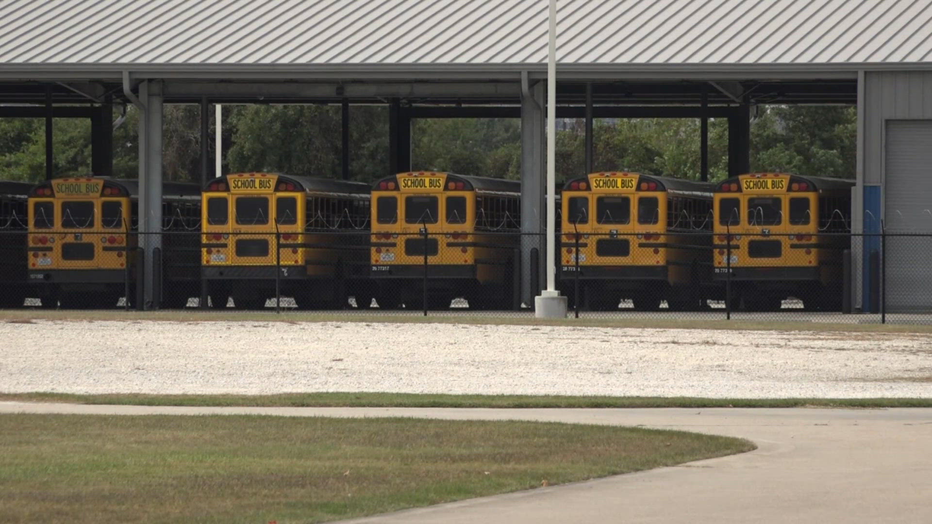 4-year-old left unattended on West Orange-Cove CISD school bus, mother says