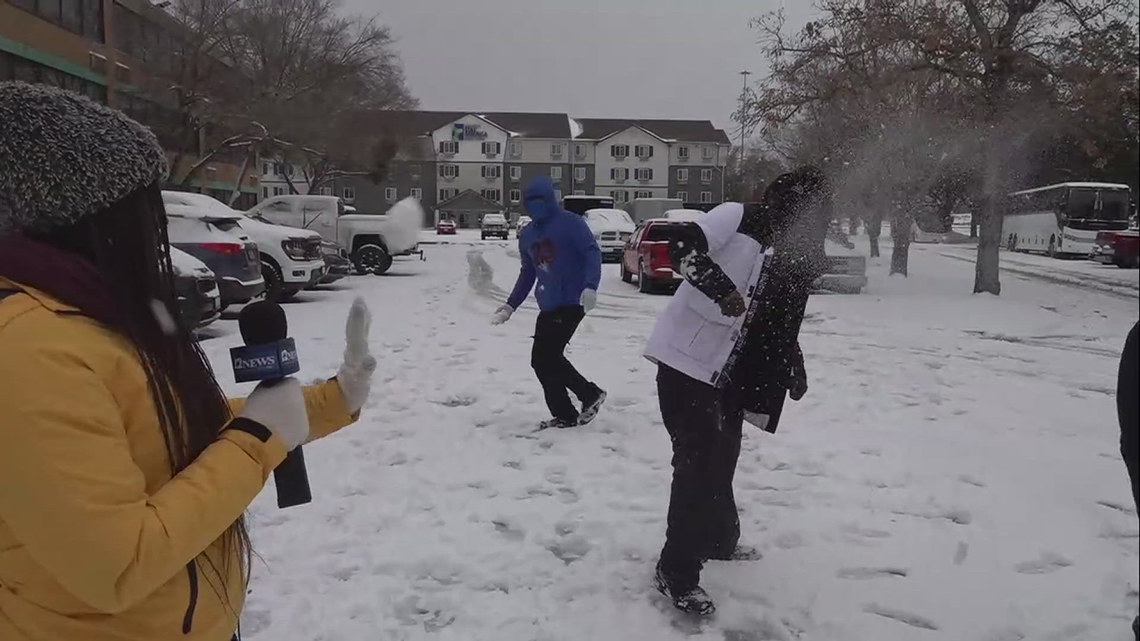 12News reporter Kayla Choates braves snowball fight while checking in on Beaumont snow day | 12newsnow.com