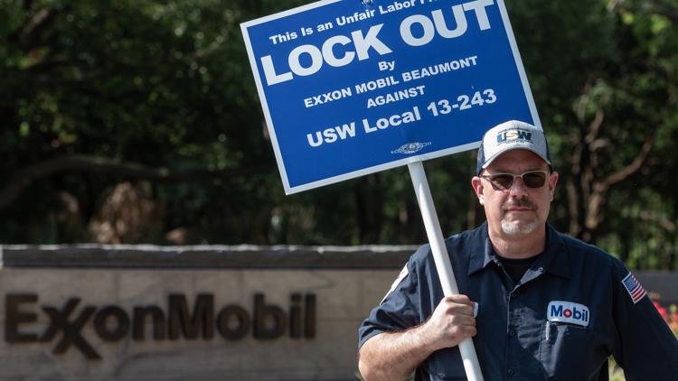 Exxon, USW union agree on steps for Texas refinery lockout handover