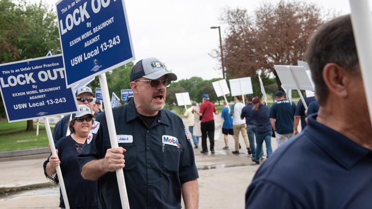 Exxon, USW union agree on steps for Texas refinery lockout handover