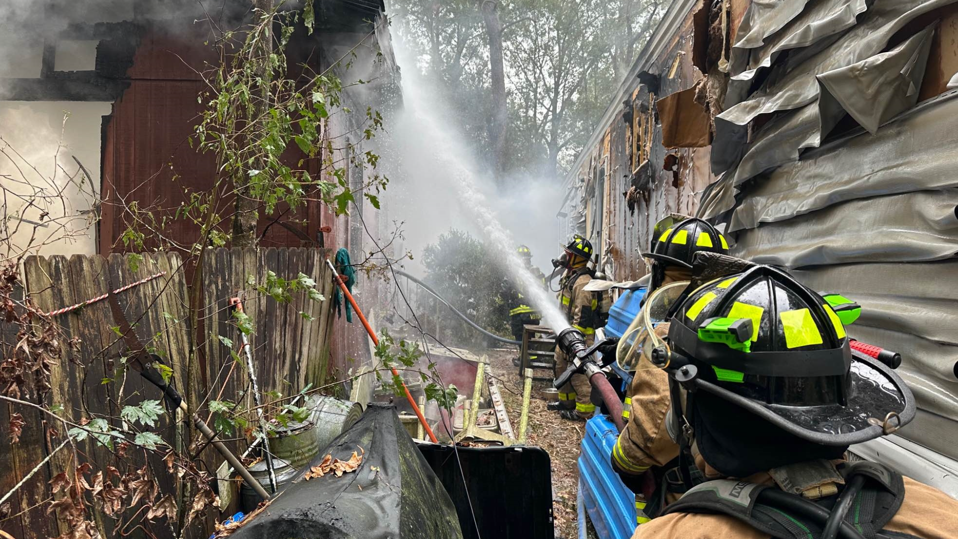 Fire destroys two Mauriceville mobile homes | 12newsnow.com