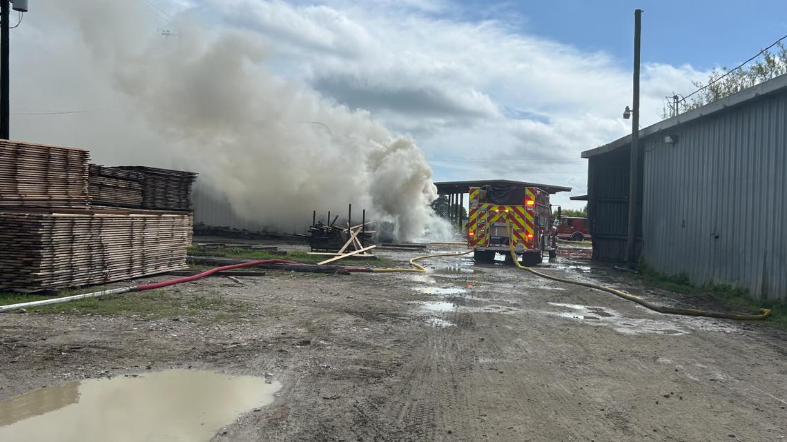 Multiple fire departments respond to lumber mill fire on US-96 near Jasper
