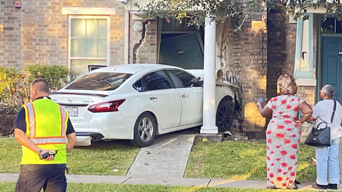 No injuries after car crashes into Beaumont apartment building Monday ...