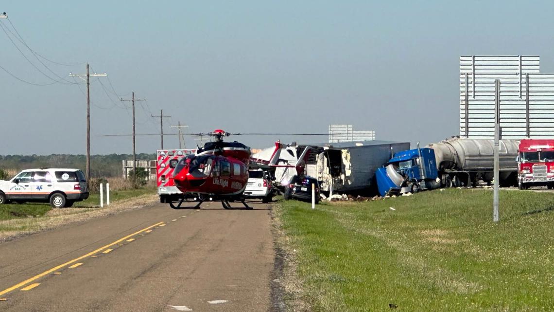 Major crash on Interstate 10 eastbound near Winnie | 12newsnow.com