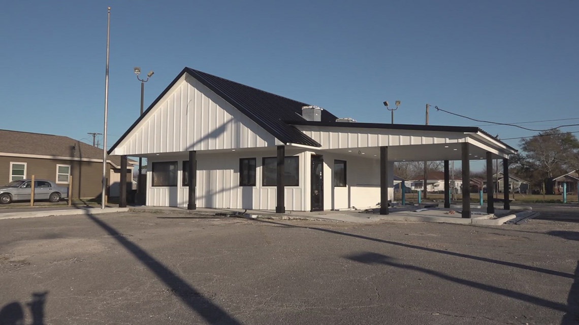 Port Arthur native bringing Frenchy’s Chicken to Gulfway Drive