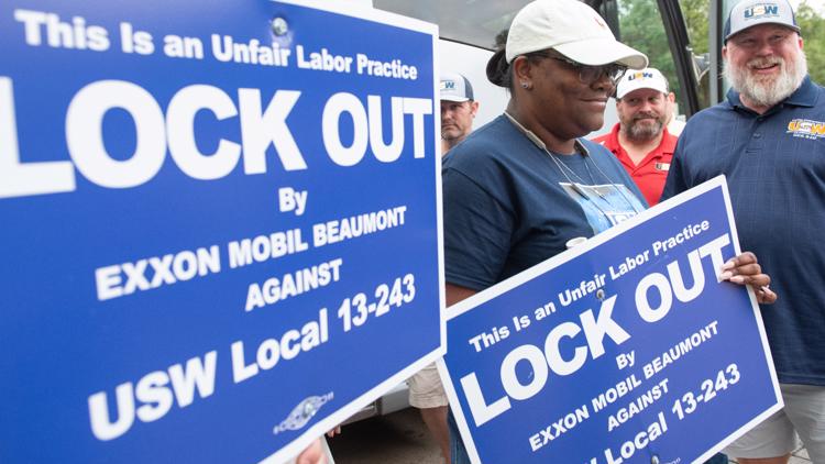 Exxon, USW union agree on steps for Texas refinery lockout handover