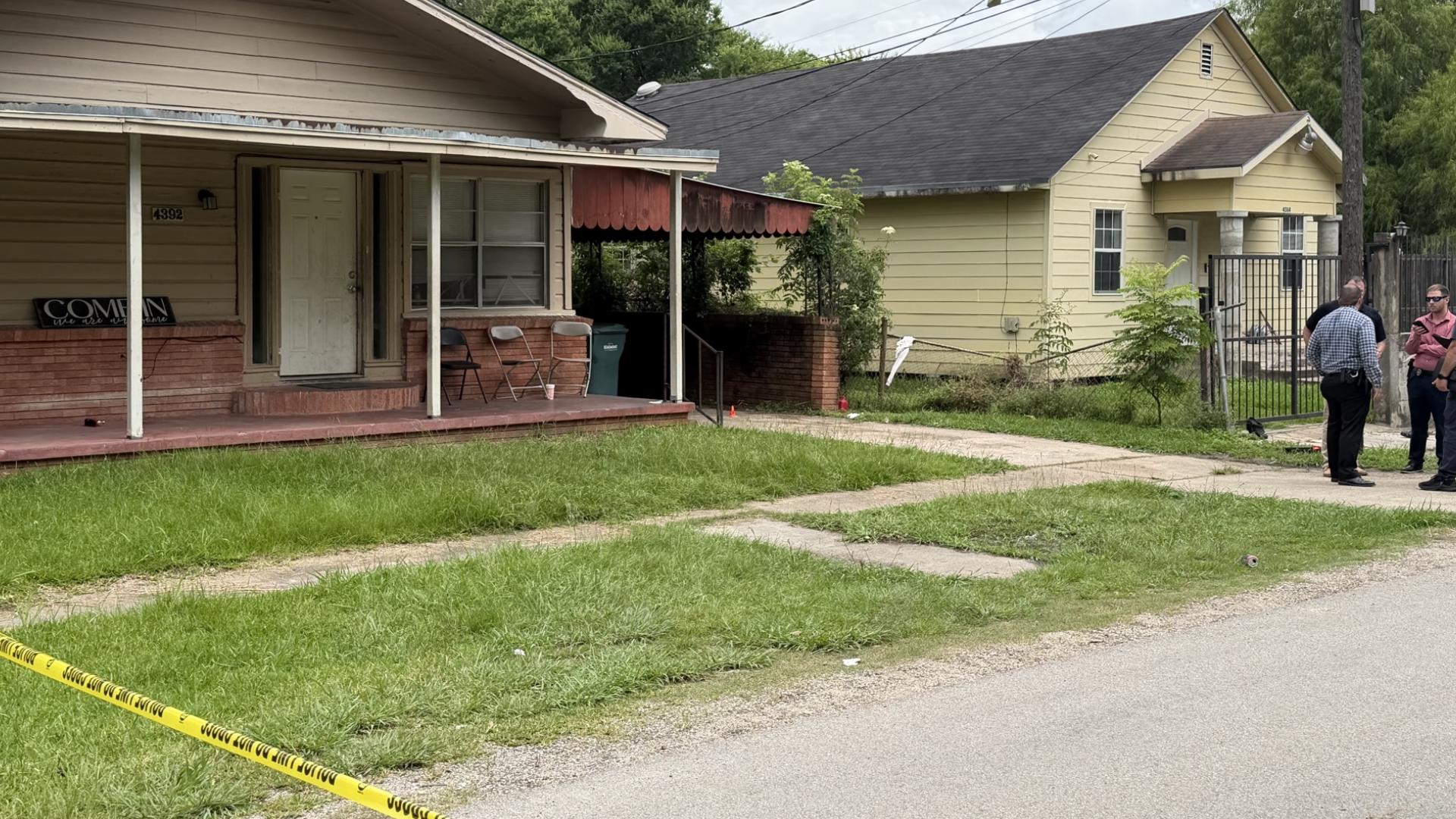 17-year-old killed, two 15-year-olds shot outside south Beaumont home ...