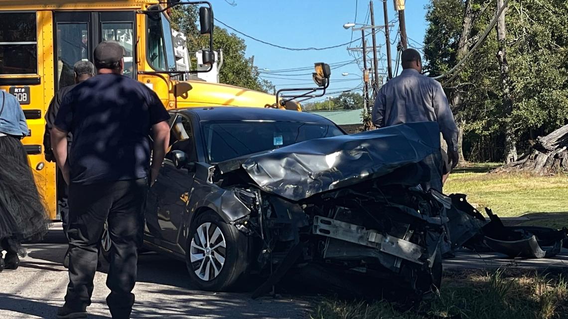 No injuries reported after Beaumont ISD school bus crash | 12newsnow.com