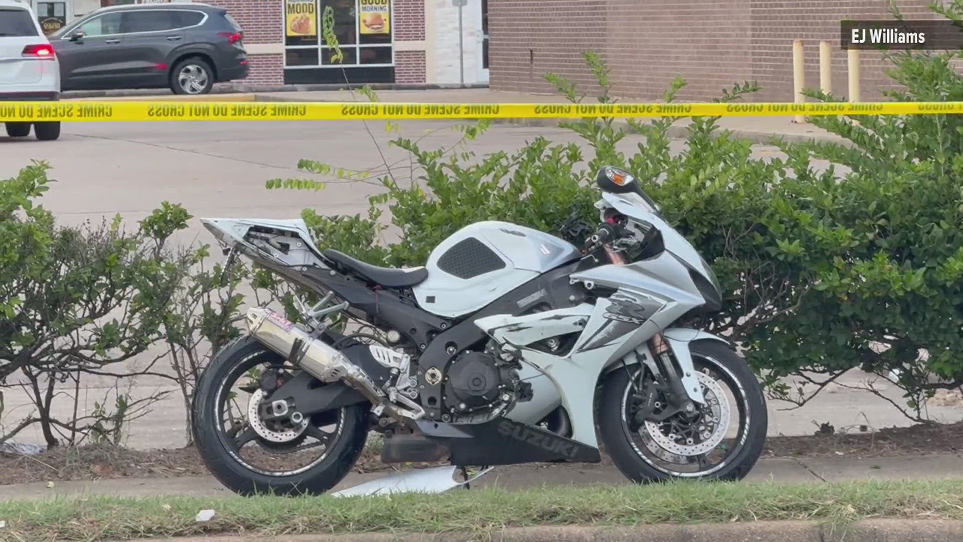 Motorcyclist critically injured in Beaumont crash | 12newsnow.com