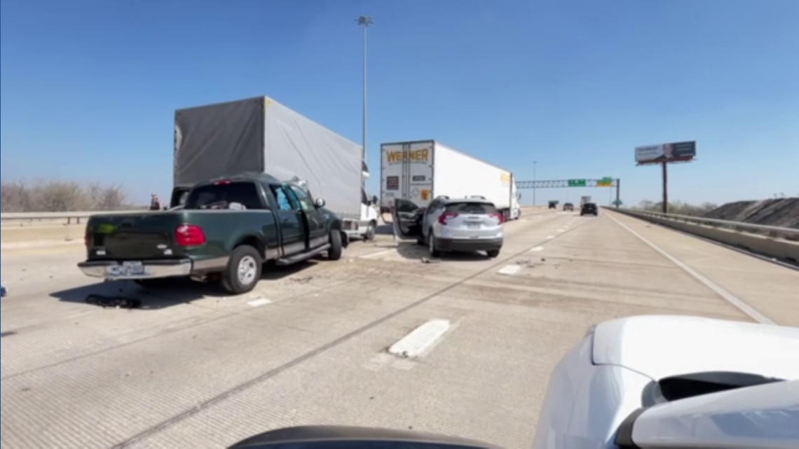 Port Arthur man killed in crash on I-10 East near Beaumont Friday