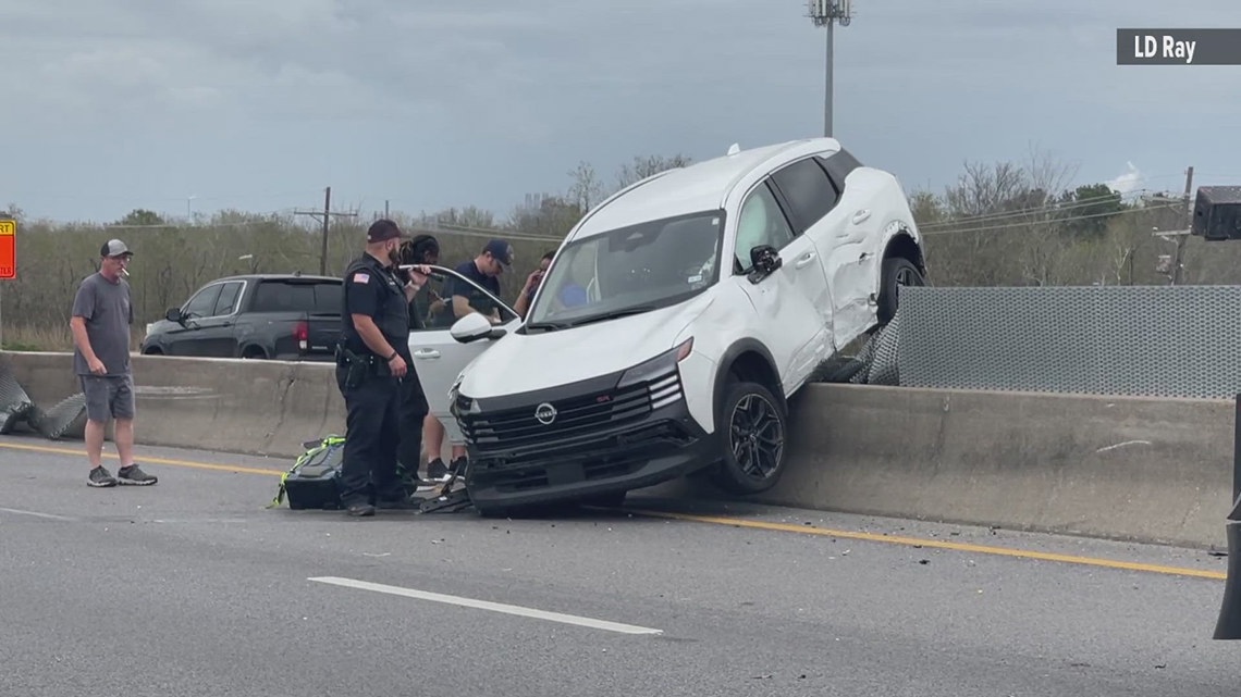 Crash leaves SUV on concrete divider along U.S. 69 in Port Arthur ...