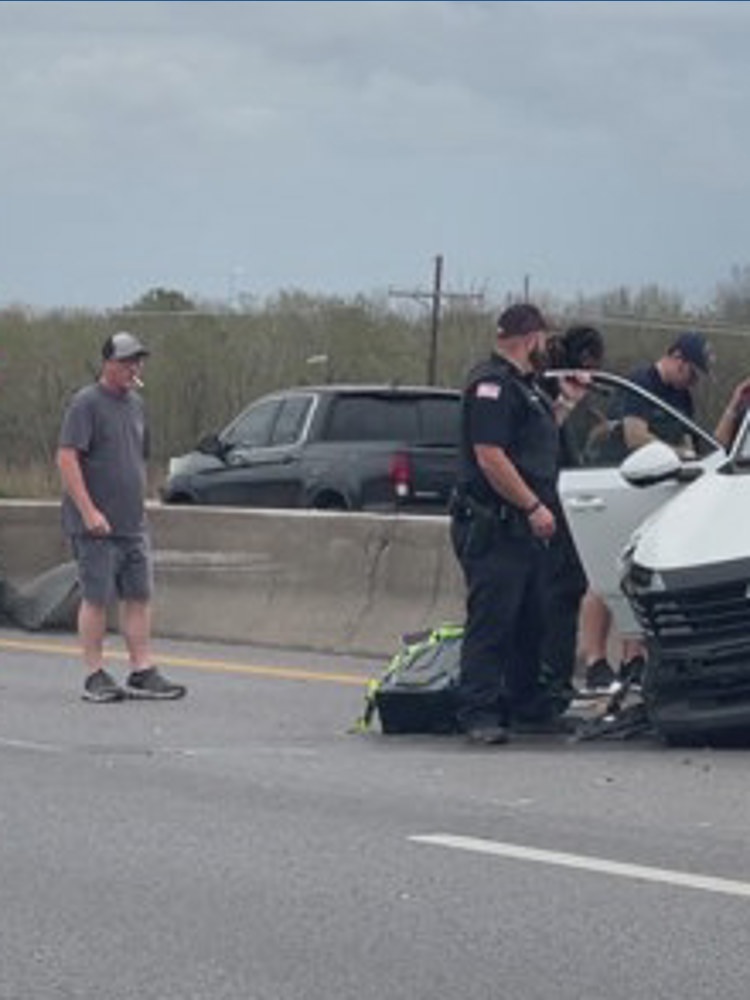 Crash leaves SUV on concrete divider along U.S. 69 in Port Arthur ...