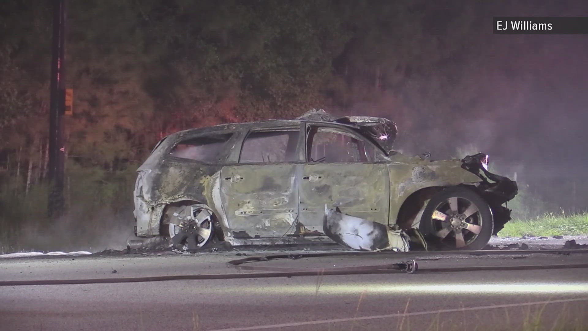 The wreck forced the closure of the highway in both directions as DPS troopers investigated the wreck.