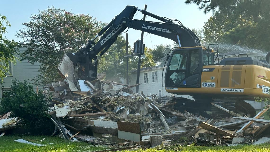 9 buildings demolished at Sabine Park Apartments