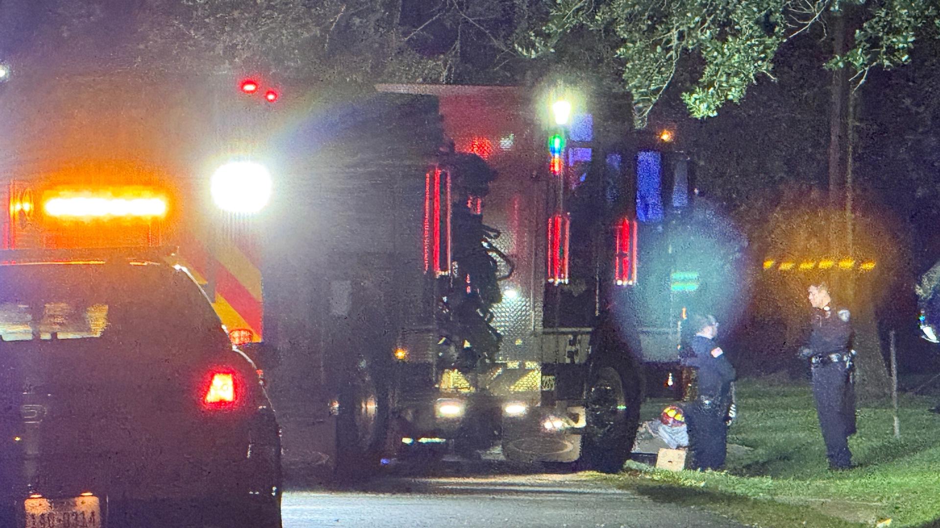 Man killed in early morning rollover crash in Port Arthur | 12newsnow.com