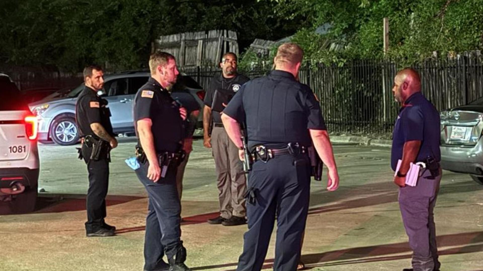 Gunman at large after shooting victim multiple times at Beaumont ...