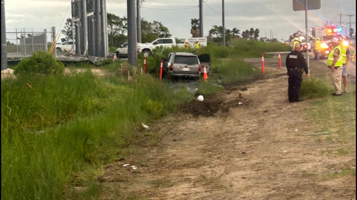 Crash in Crystal Beach kills two Entergy workers - Vimarsana News