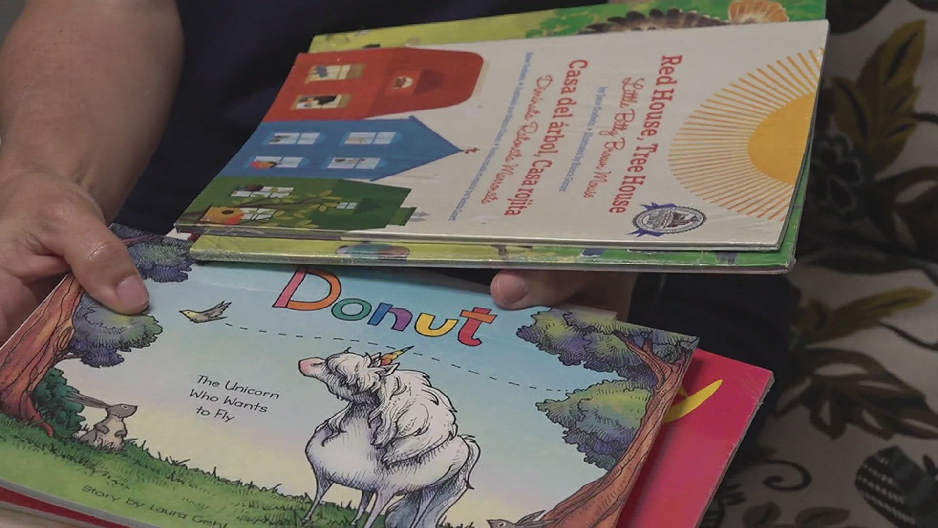 Thousands of books have been given to young readers in Vidor over the past 10 years through a program created by one of country music's biggest stars.