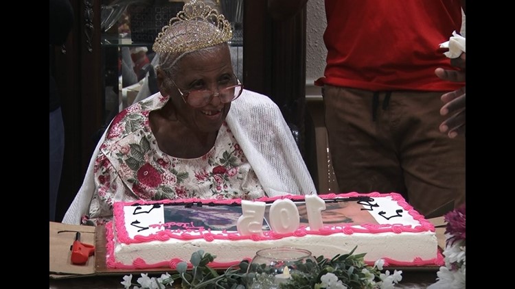 Texas woman celebrates 105 years on earth