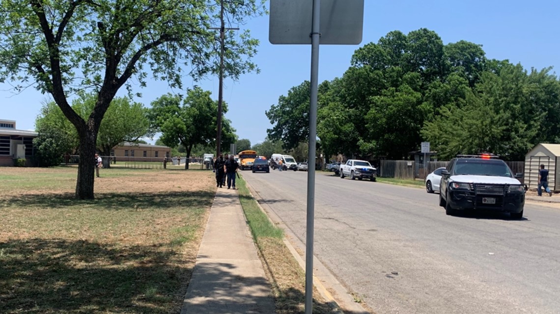 'Active shooter' reported at Robb Elementary school in Uvalde; police say suspect in custody - Vimarsana News