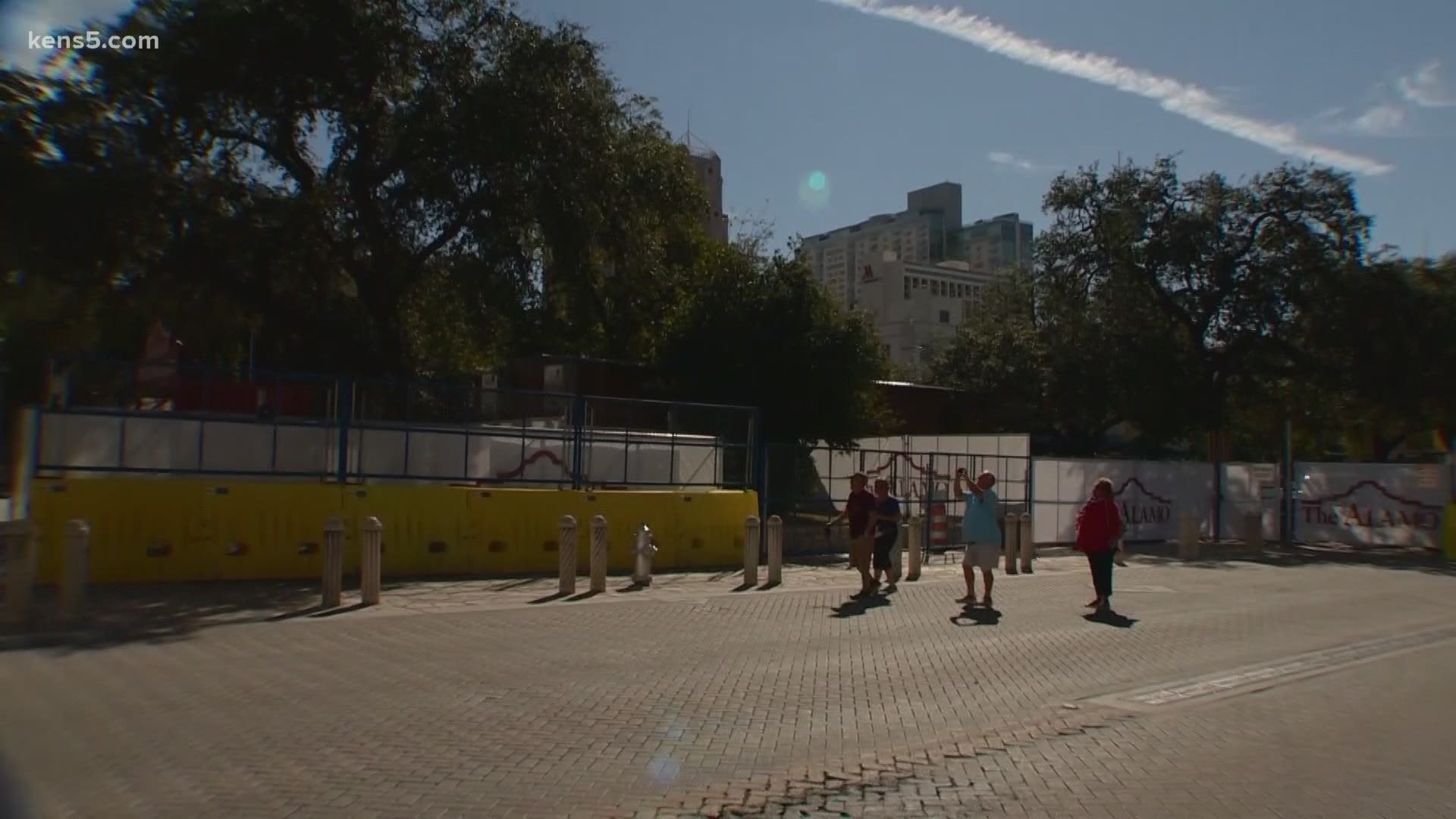 The City will add the temporary fencing around the perimeter of Alamo Plaza, though officials say there is no data on a potential threat.