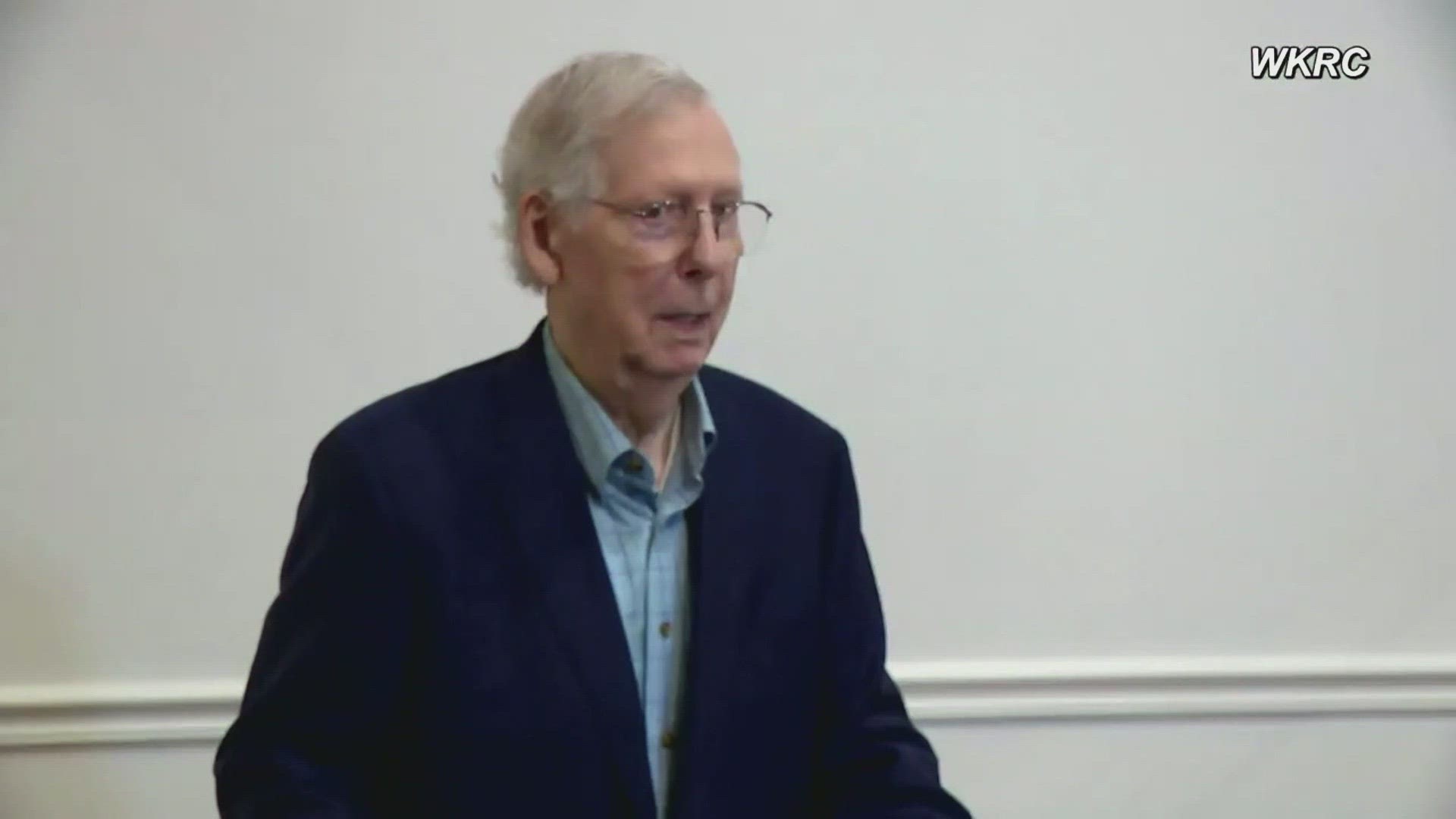 Mitch McConnell freezes up during news conference for 2nd time this summer