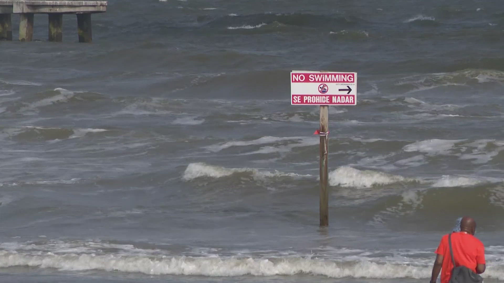 Swimmer dies after getting caught in rip current in Galveston