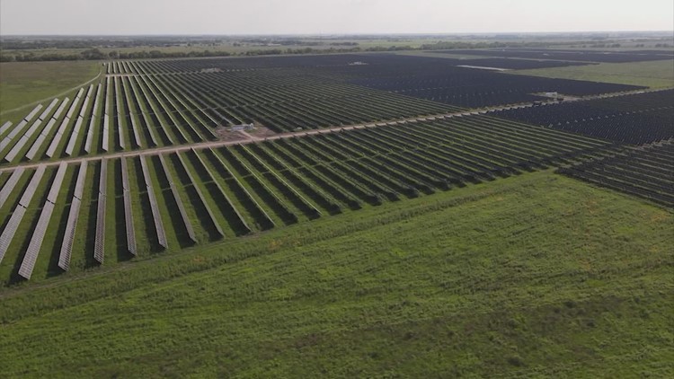 Texas' second-largest solar farm being built outside of Houston
