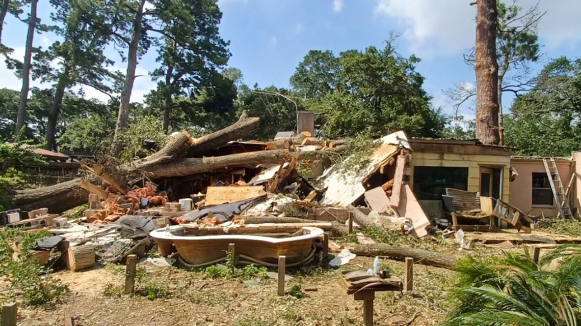 Houston storm recovery: Family battles with insurance - Vimarsana News