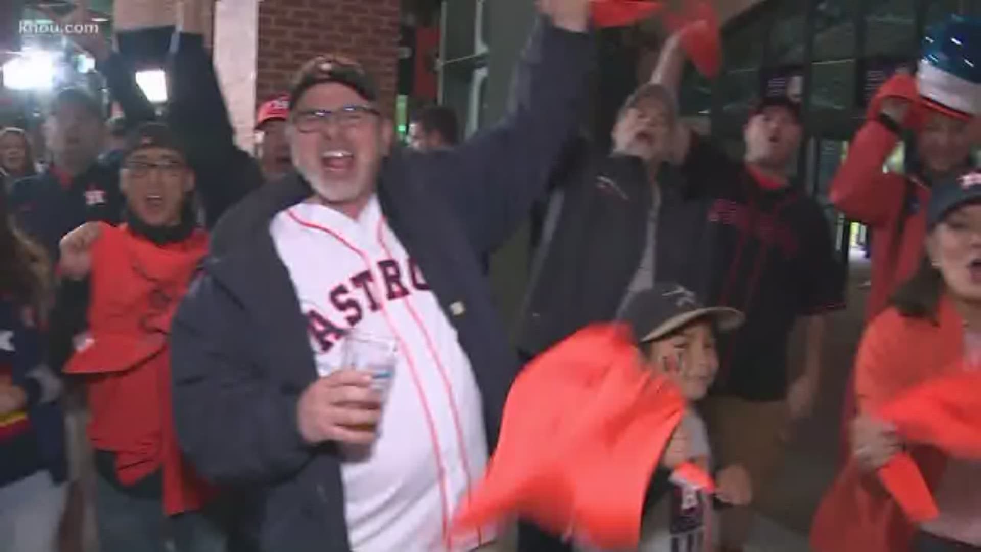 Despite the chilly weather, Astros fans pack Minute Maid Park for Game 7.