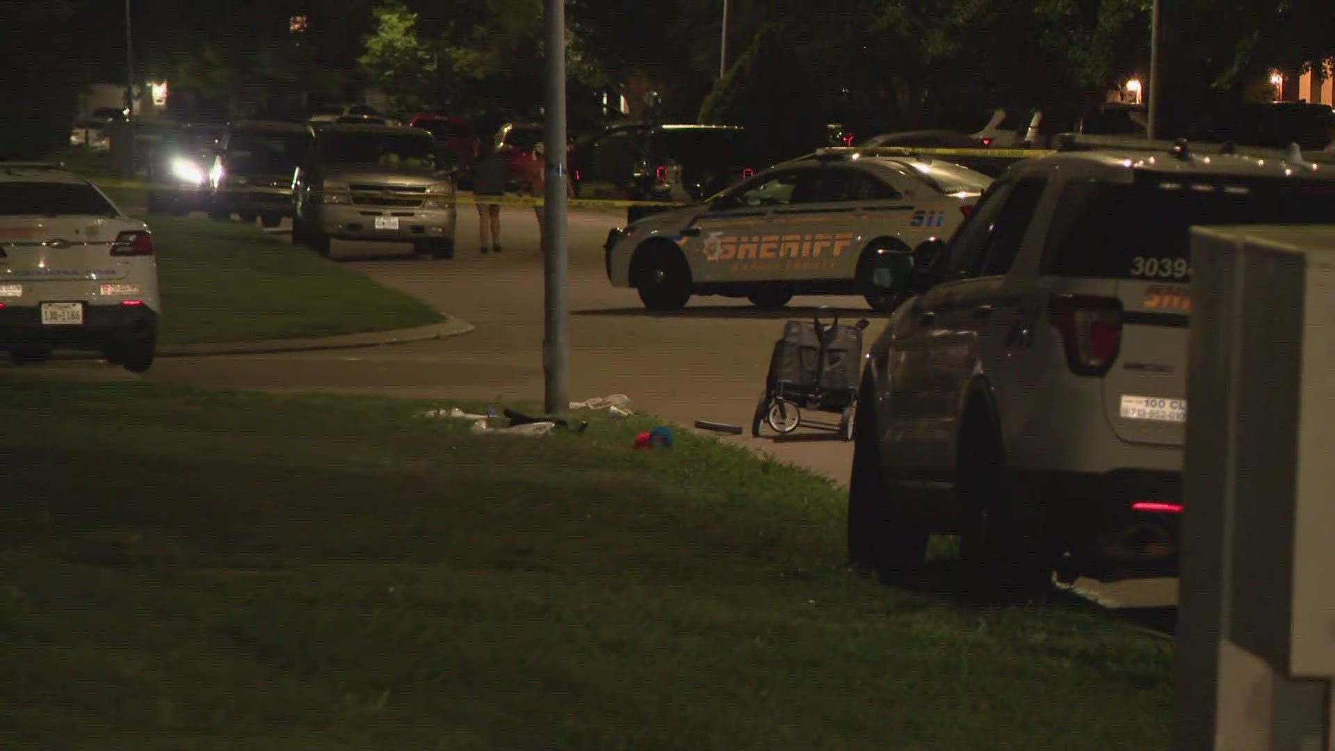 Toddlers, woman hit by vehicle in west Harris County | 12newsnow.com