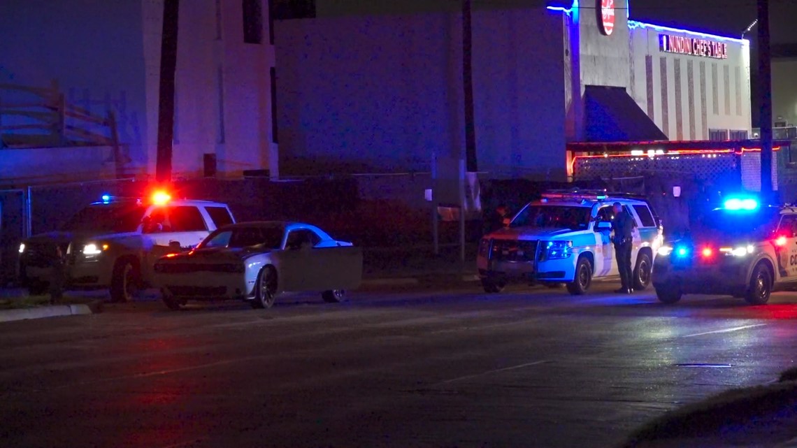 Houston, Texas crime: Suspect shot, officer hurt following chase - Vimarsana News