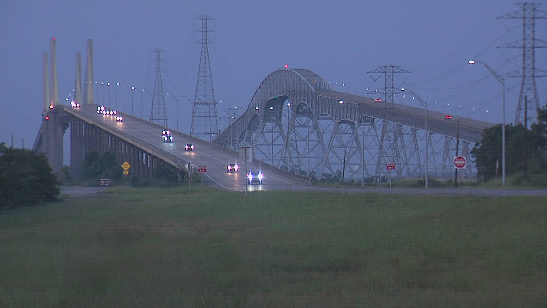 Dr. Nicholas Brake says that bridges and their support piers are structured to balance the weight of the bridges arches.