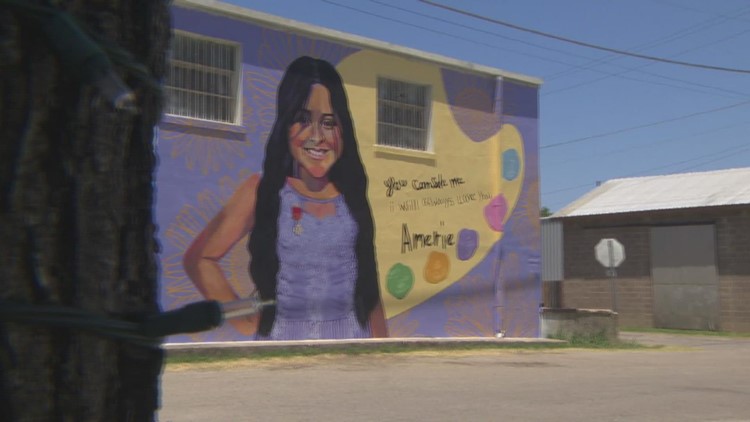 'Healing Uvalde murals' | Texas artist creating murals in Uvalde