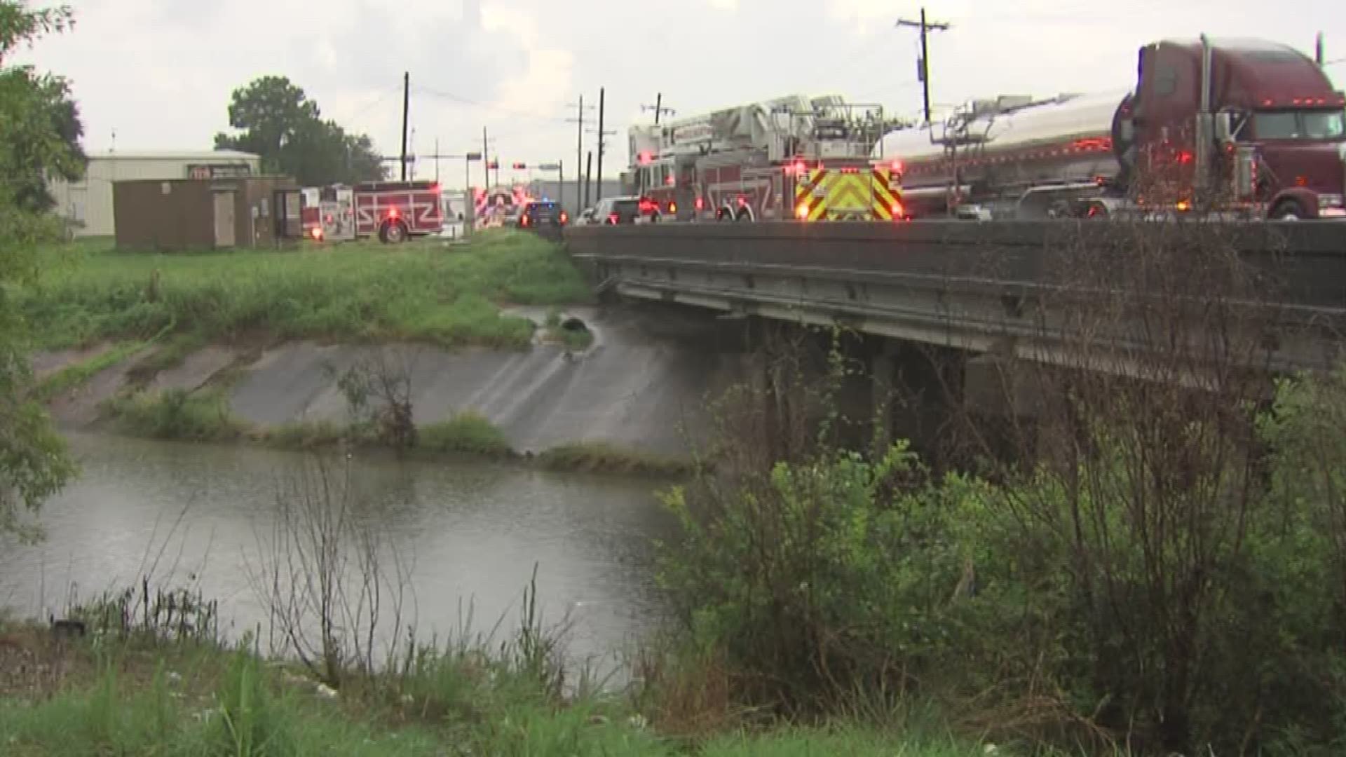 Body found in drainage ditch off Washington Boulevard