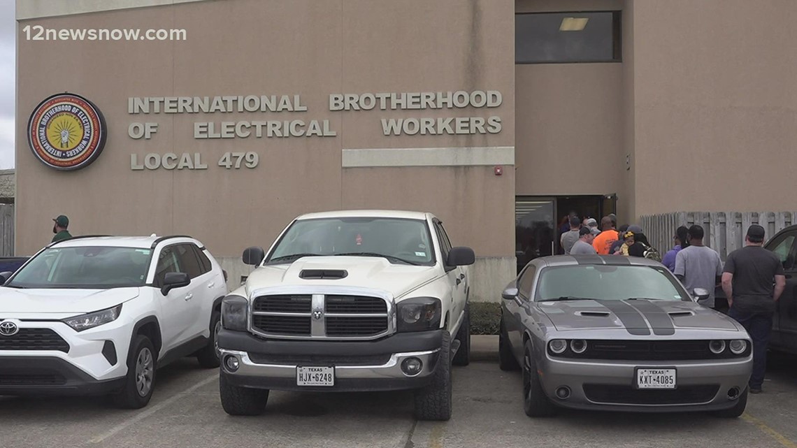 United Steelworkers union gathers at IBEW Hall in Beaumont to vote on latest offer from Exxon Mobil