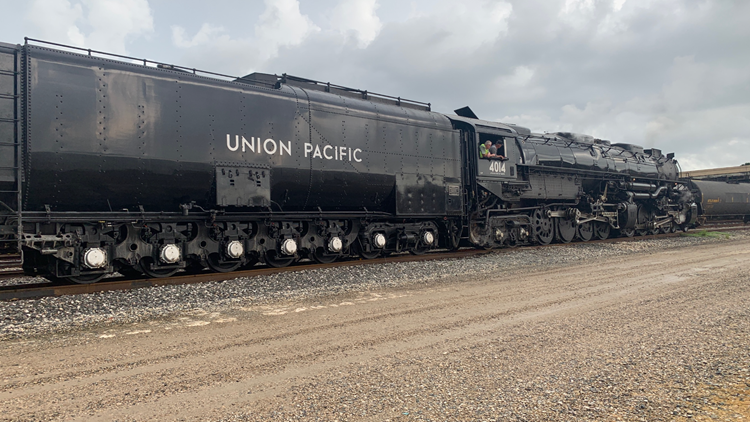 Legendary locomotive makes it s way across Texas 12newsnow