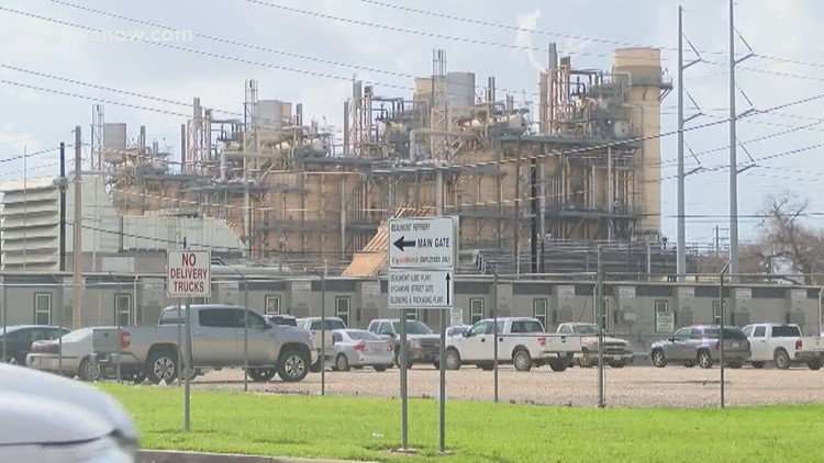 Exxon, USW union agree on steps for Texas refinery lockout handover