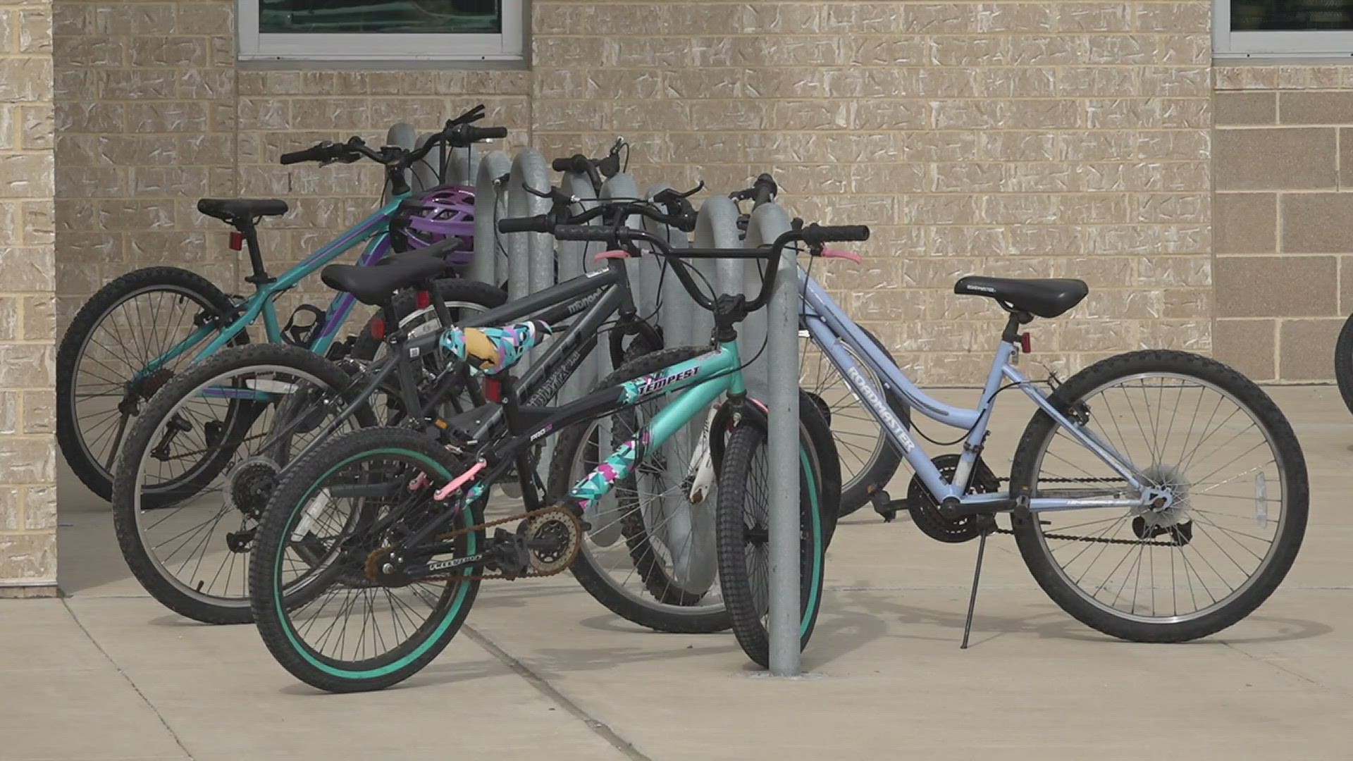 10-year-old Lillie Hernandez was on her way to school when her bike started to have some trouble.