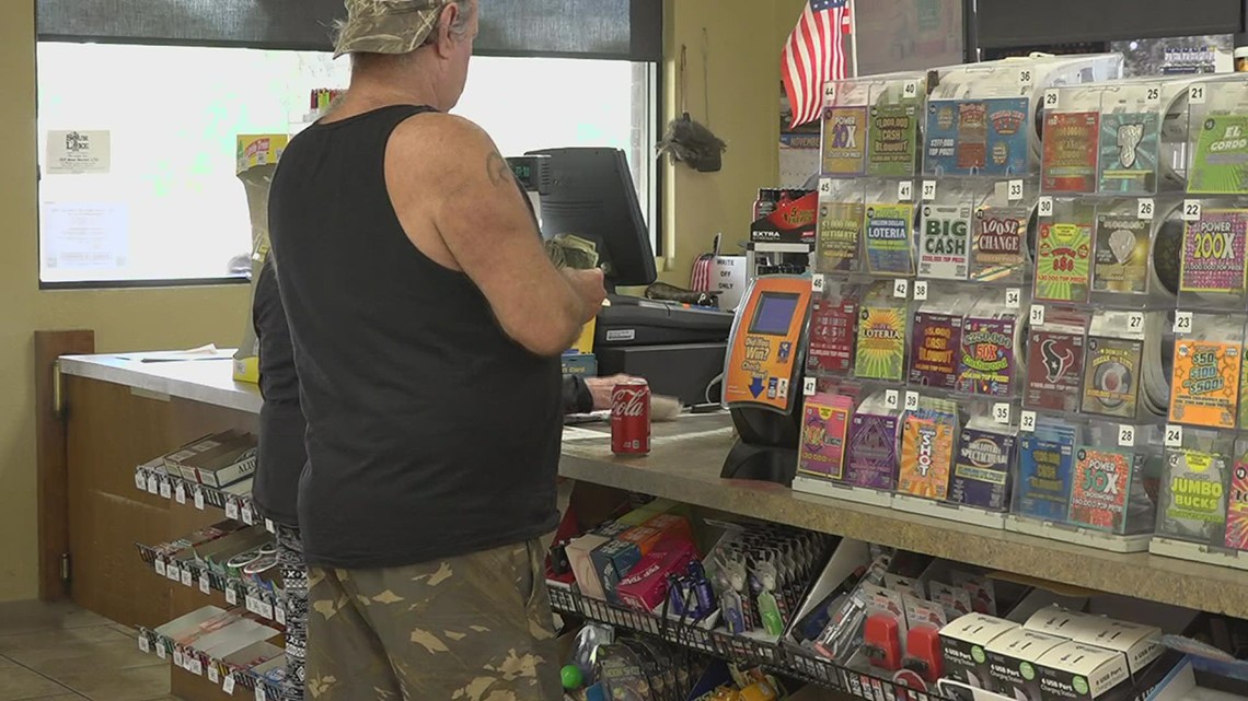 Southeast Texans buy tickets ahead of Monday's Powerball drawing - Vimarsana News