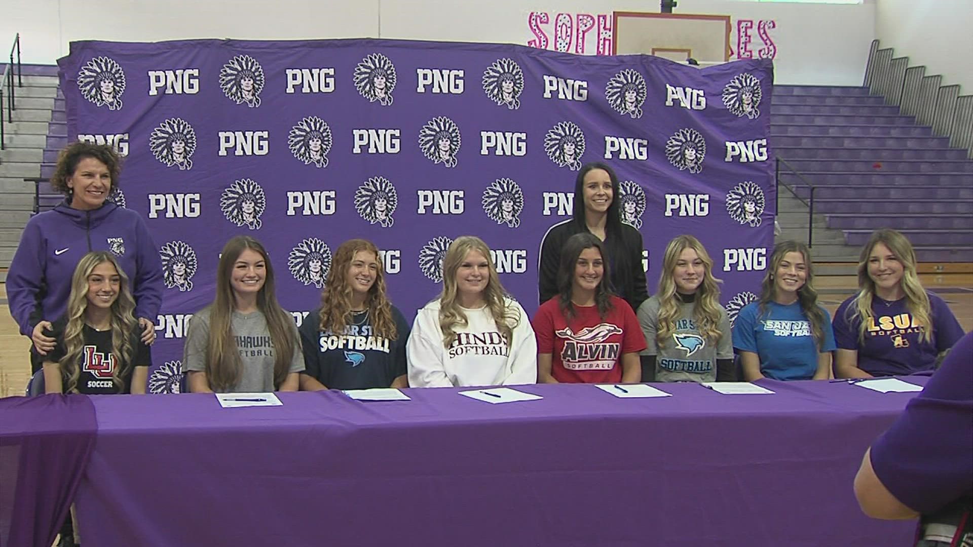 Eight PNG Lady Indians sign national letters of intent