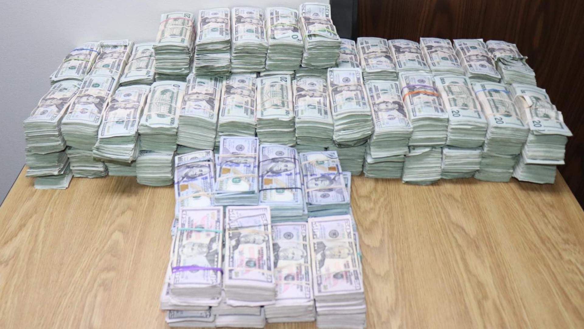 Chambers County deputies find nearly $1M during traffic stop ...